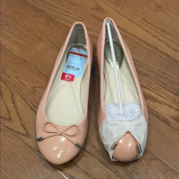 Alfani Women's Light Pink Ballet Flats - Picture 2 of 9